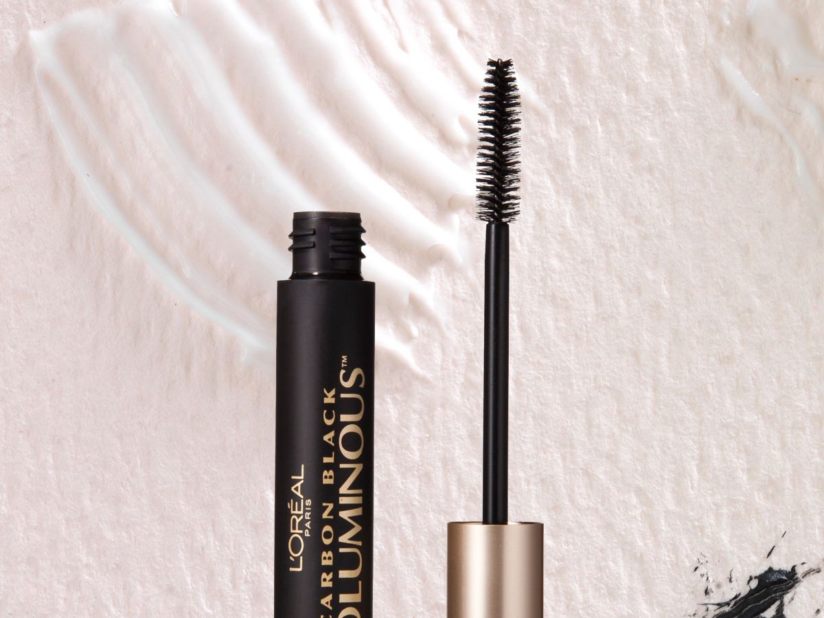 cry-proof mascaras that last through the vows, the first dance, & everything else