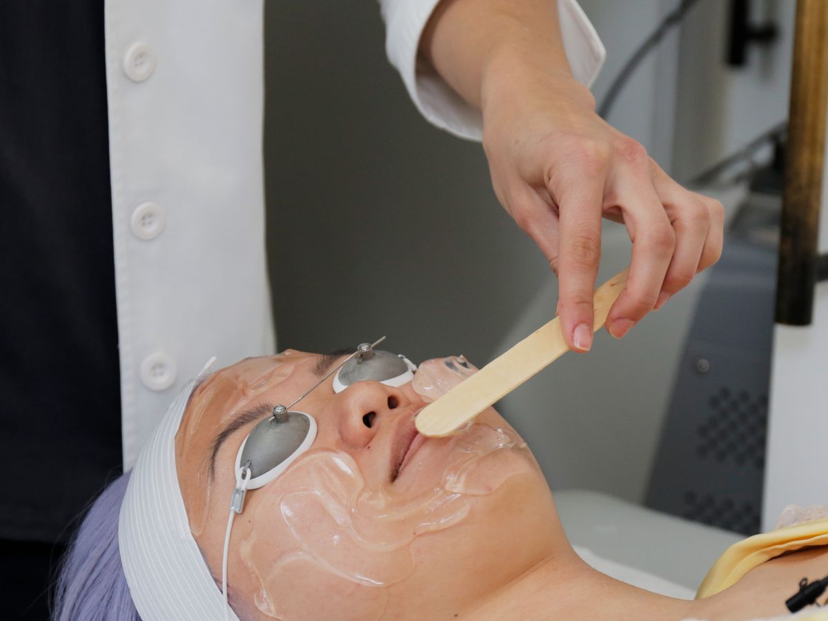 this 15-minute laser facial made my skin so much clearer