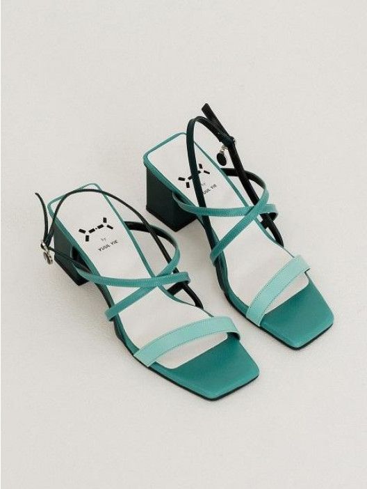 square toe sandals might be our favorite ’90s-inspired trend yet