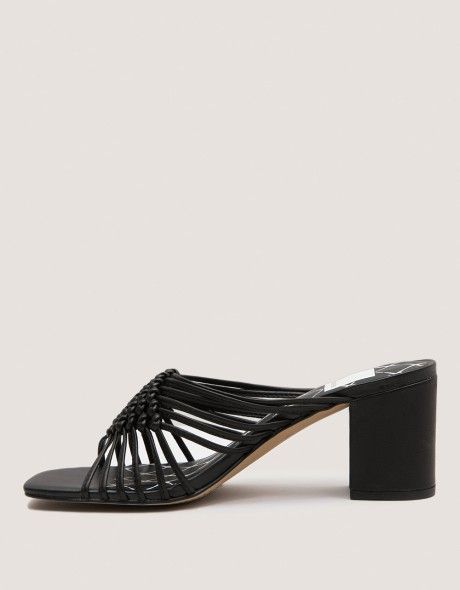 square toe sandals might be our favorite ’90s-inspired trend yet