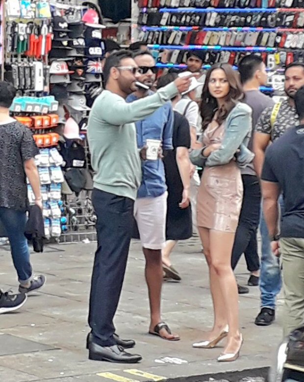 LEAKED pictures of Ajay Devgn and Rakul Preet Singh go VIRAL on social media