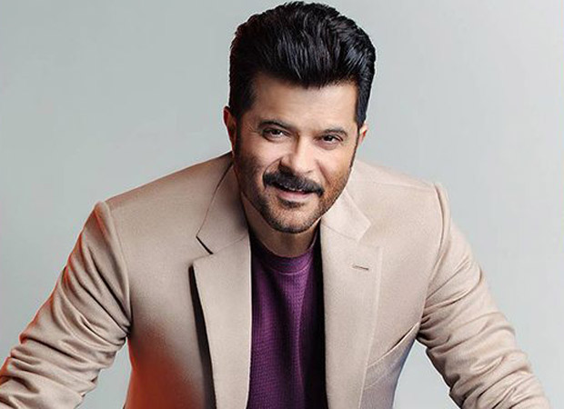 Anil Kapoor extends the warm Kapoor hospitality to his staff