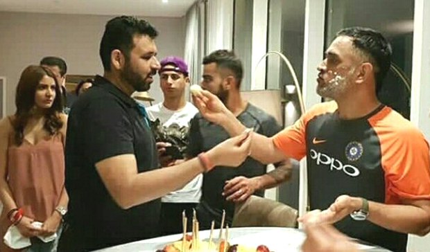 Anushka Sharma and Virat Kohli celebrate MS Dhoni's birthday in Cardiff