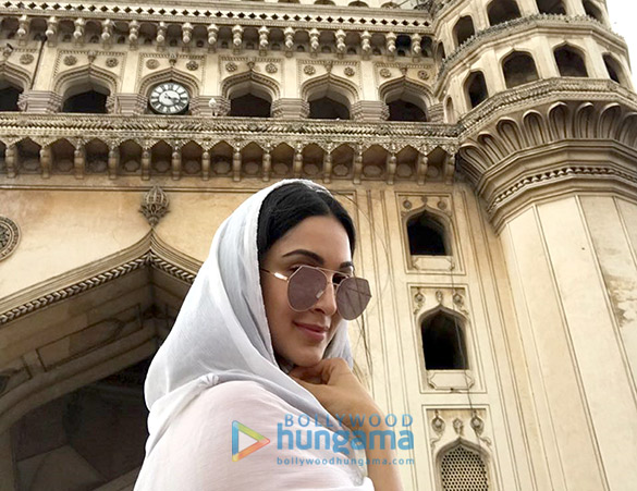 Lust Stories actress Kiara Advani goes street shopping in Hyderabad
