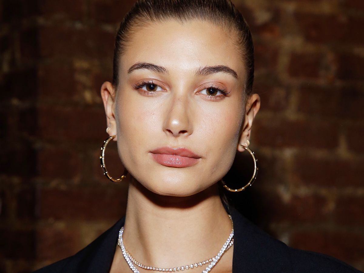 hailey baldwin’s beauty evolution, from teen belieber to actual fiancée of bieber