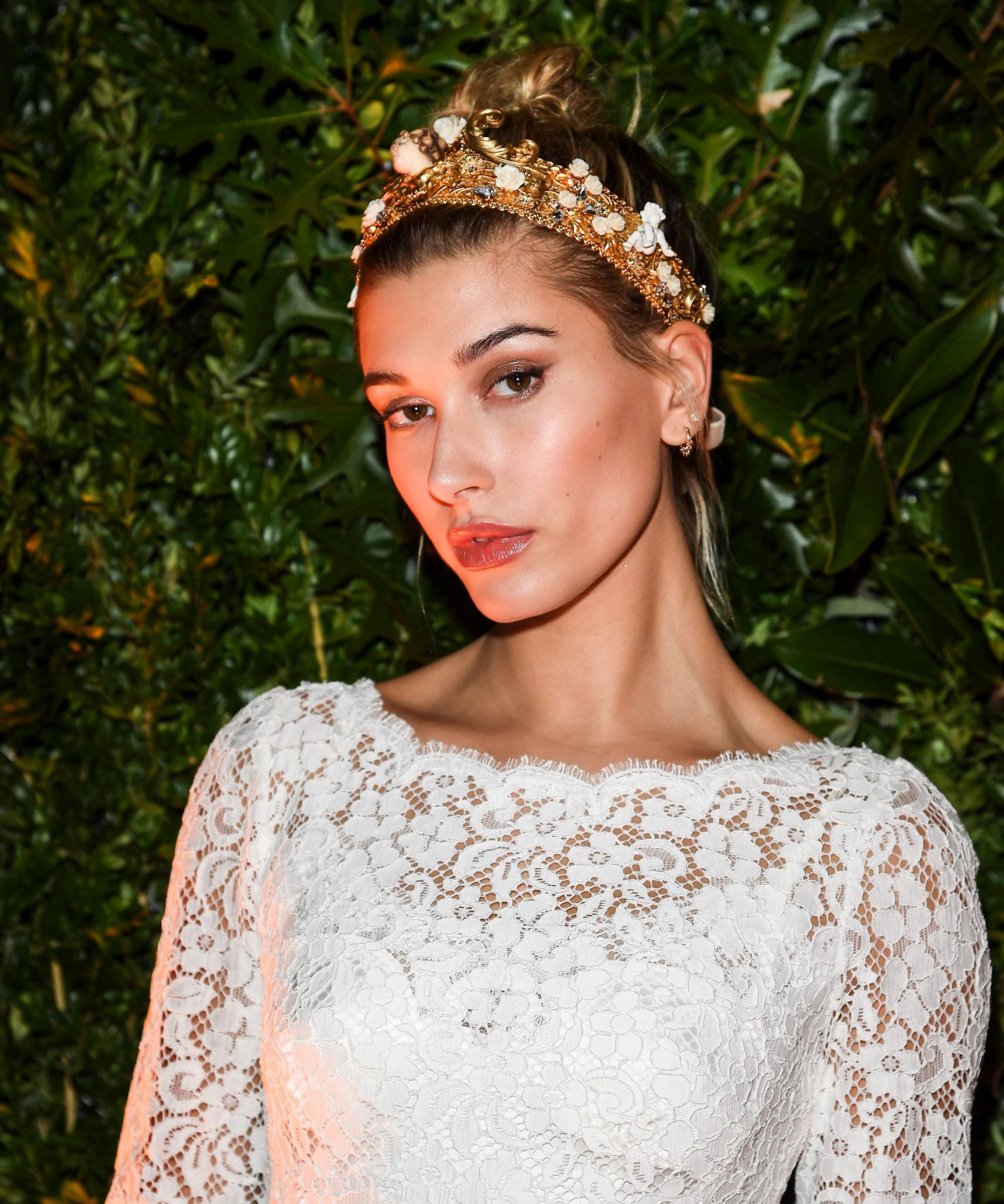 hailey baldwin’s beauty evolution, from teen belieber to actual fiancée of bieber