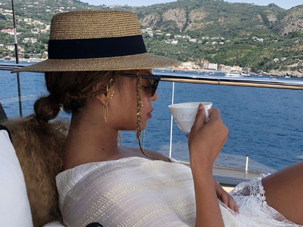 beyoncé just showed us how to do vacation hair right