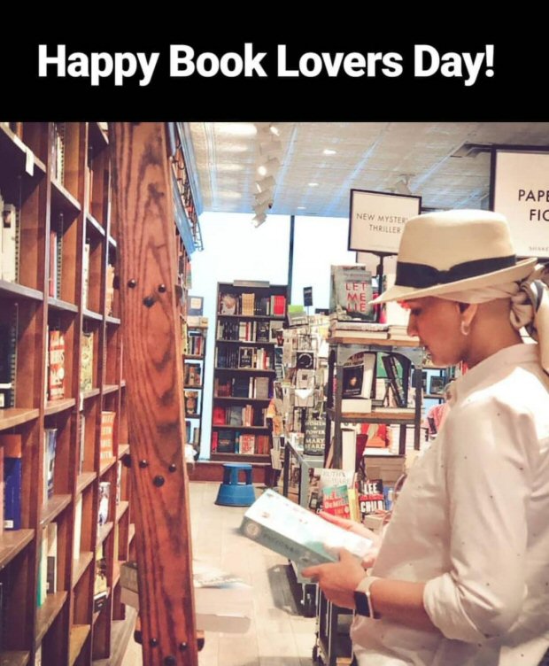 amid cancer treatment, sonali bendre enjoys a day with books in new york