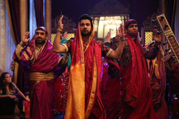 WHOA! Rajkummar Rao dresses up in a saree for Stree