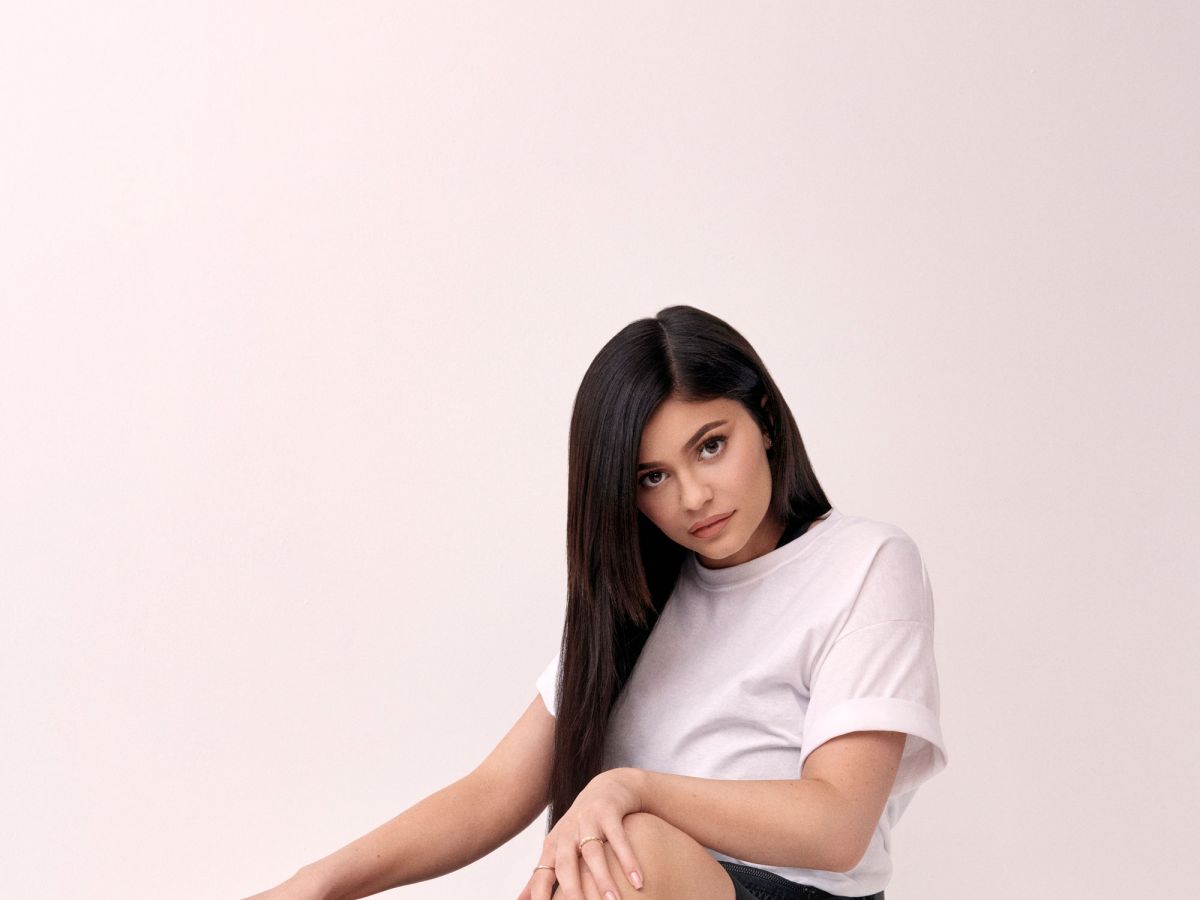 we spoke to kylie jenner about style, success, & ’90s nostalgia