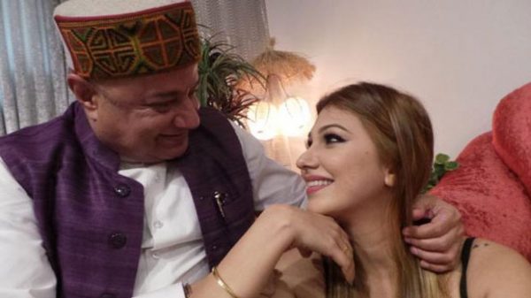 Bigg Boss 12: Did you know? Anup Jalota’s girlfriend Jasleen Matharu has taken a subtle dig at Salman Khan in past! (Watch video)