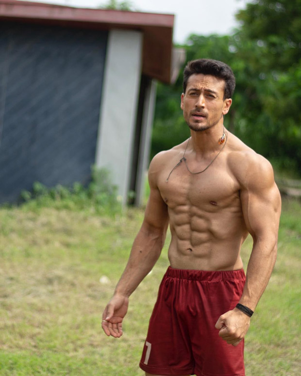 WHOA! Tiger Shroff flaunts his RIPPED ABS after completing climax shoot of Student Of The Year 2