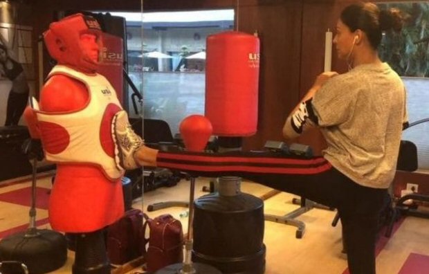 watch cool mom sushmita sen gives daughter renee lessons in kick-boxing