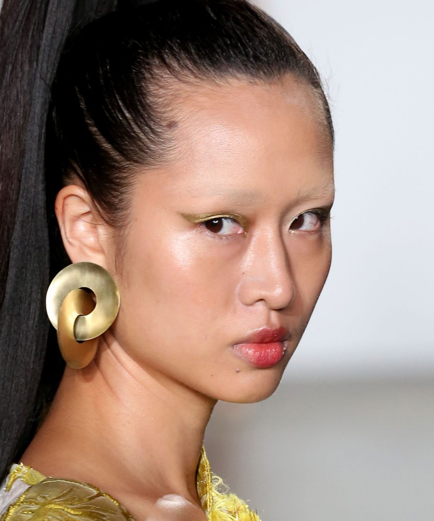 5 fall makeup trends that work on & off the runway