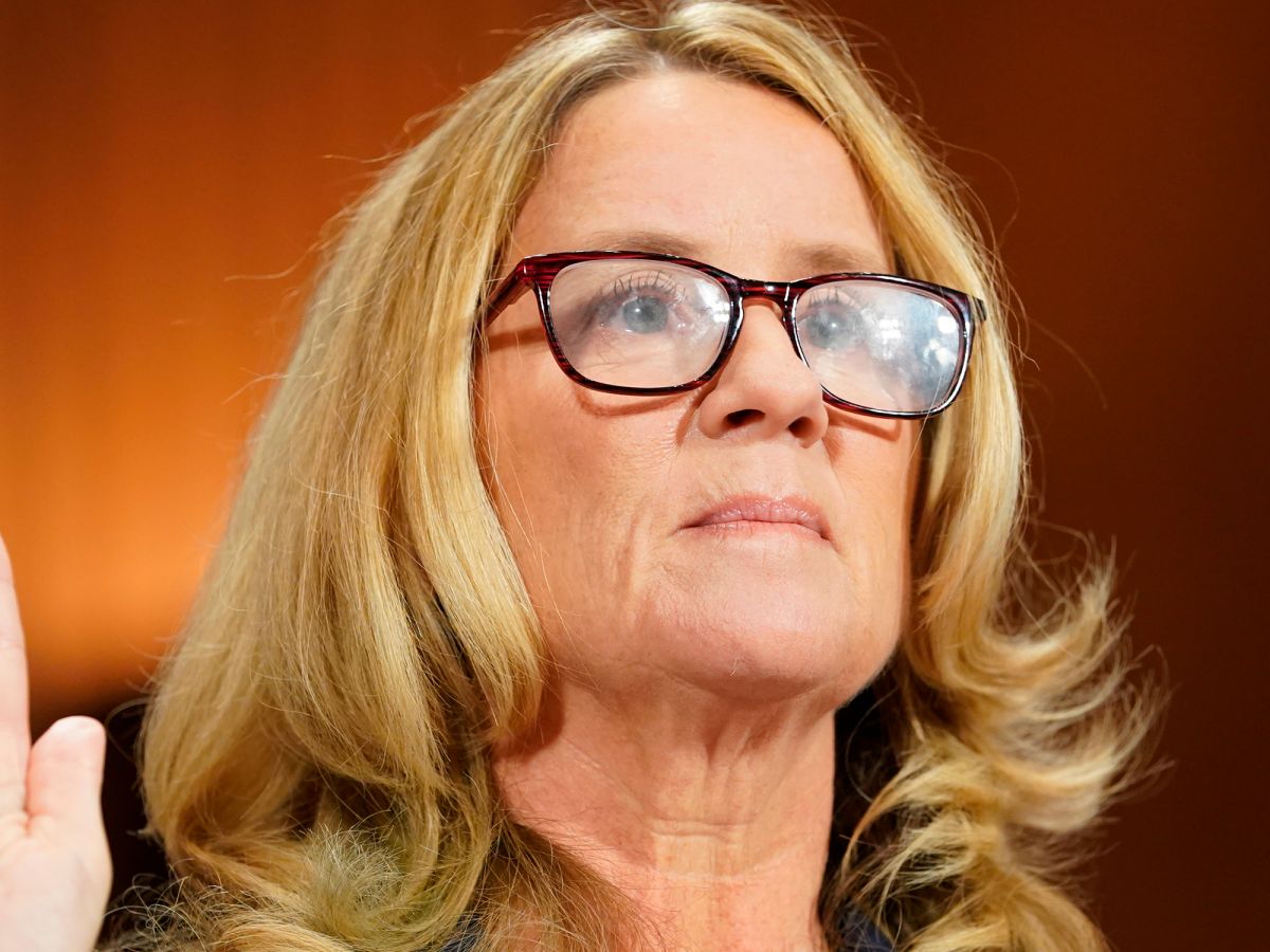 twitter seems to think christine blasey ford’s blue suit is a nod to anita hill