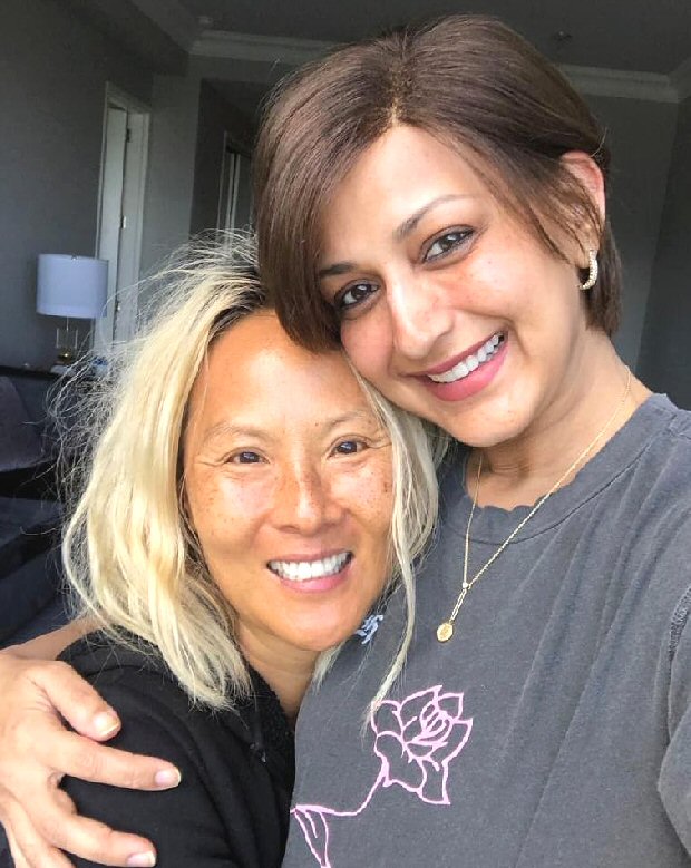 Amid cancer battle, Sonali Bendre flaunts new look with a bright smile in New York