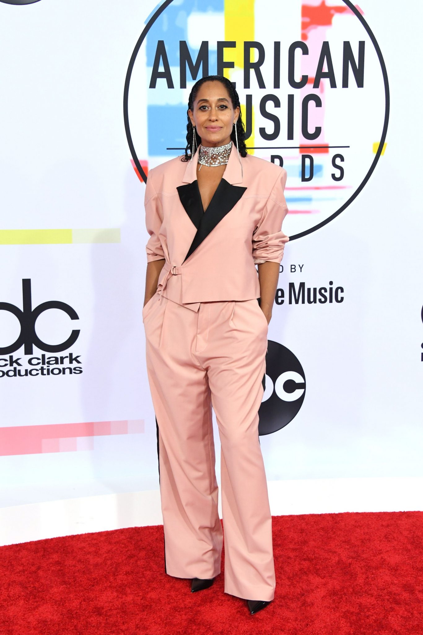 don’t sleep on these amas red carpet looks