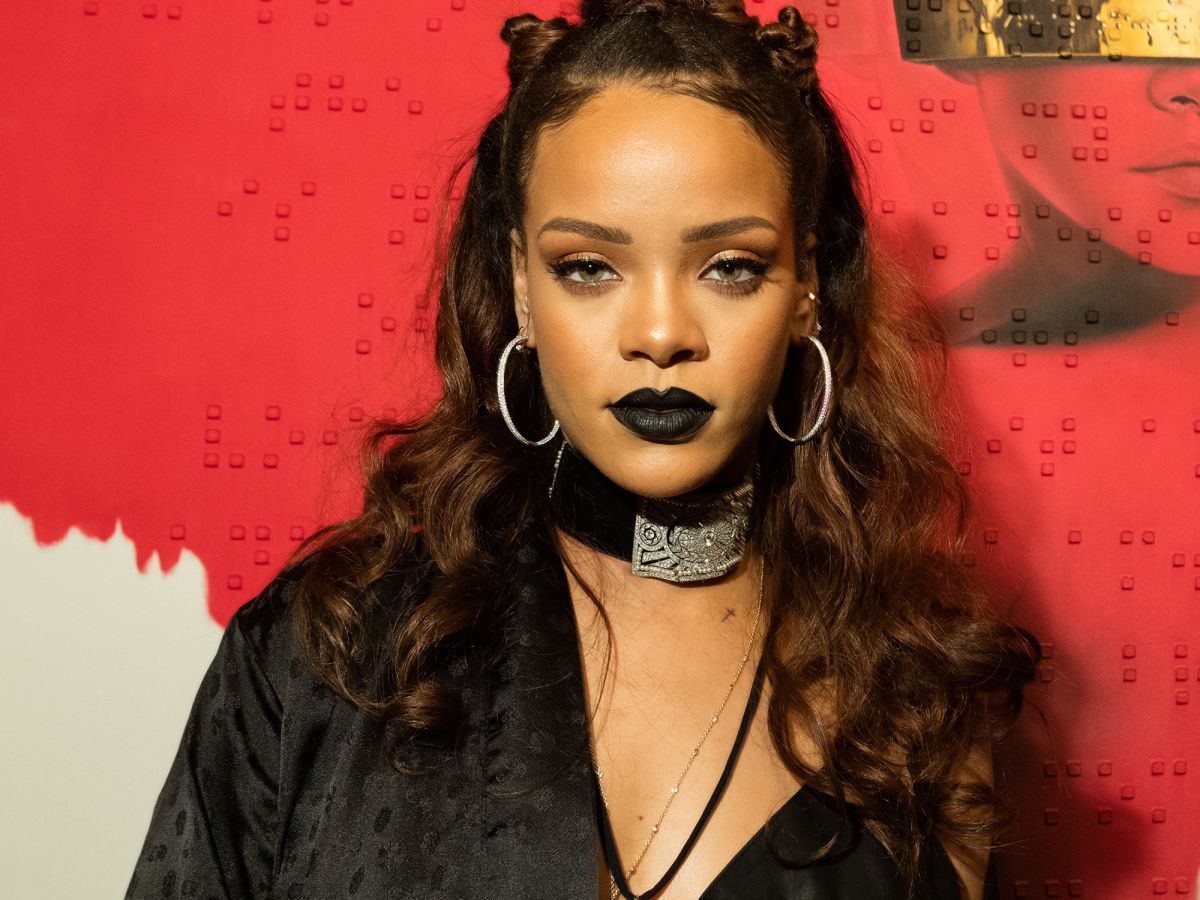 rihanna proof that black lipstick isn’t as scary as you think