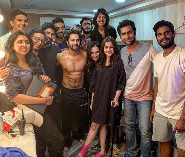 KALANK: Alia Bhatt and Varun Dhawan enjoy schedule wrap up with a pizza party