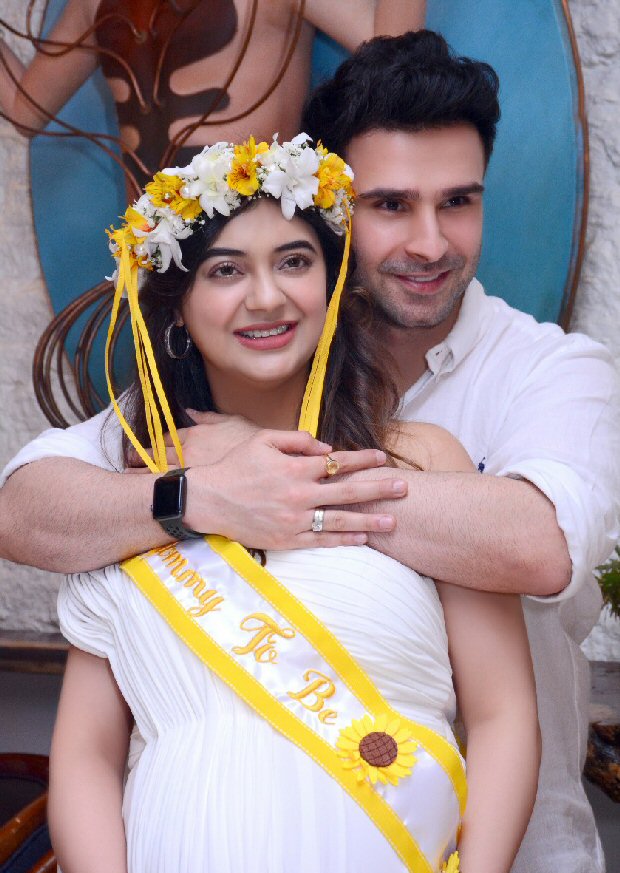 Ramaiya Vastavaiya actor Girish Kumar to soon become a father, hosts baby shower for wife Krsna