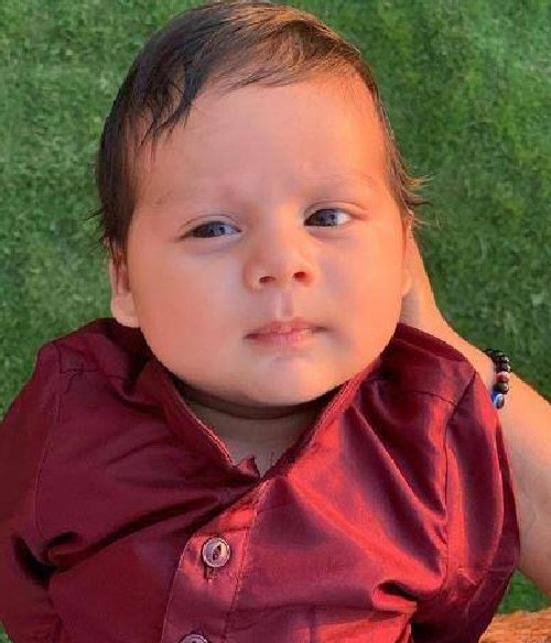 Zain Kapoor's FIRST pic out Mira and Shahid Kapoor treat us with their baby's look this Diwali