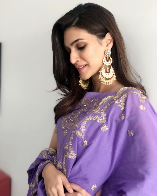 Kriti Sanon in Sukriti and Aakriti for Diwali 2018 bash (2)