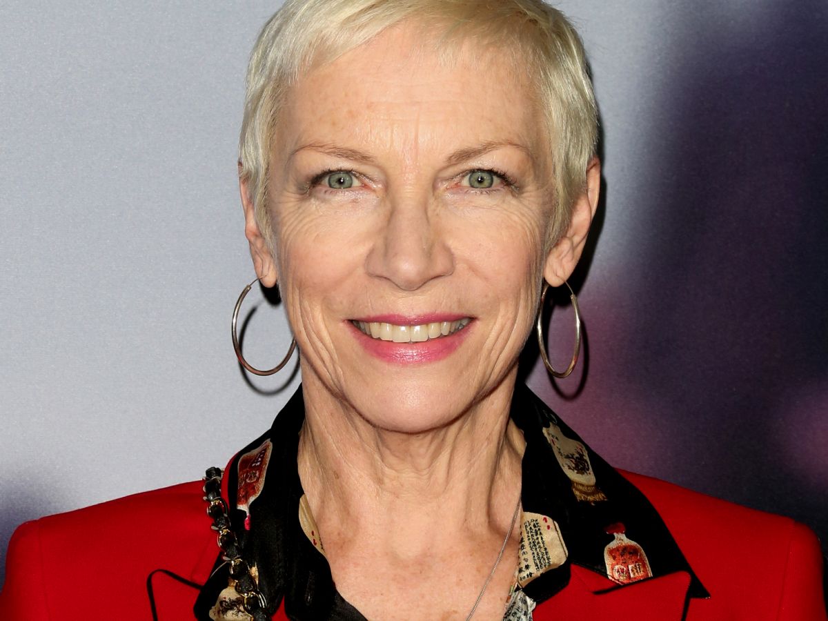 annie lennox is done walking on broken glass