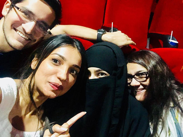 After the debut in Kedarnath, Sara Ali Khan went undercover in a burkha to see audience reaction with mom Amrita Singh