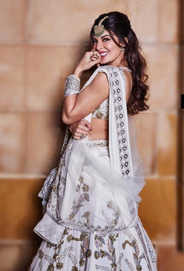 Jacqueline Fernandez in Manish Malhotra Couture for Isha Ambani sangeet (3)