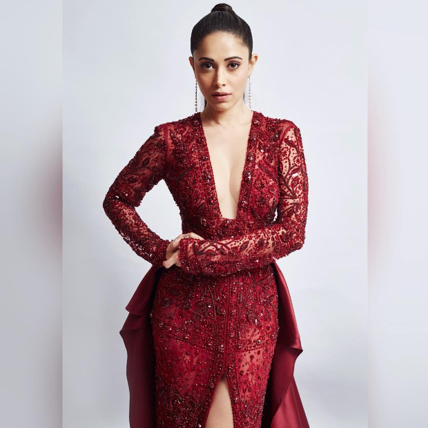 Nushrat Bharucha in Sarah Alabdullah for OMG Collection at Star Screen Awards 2018 (5)