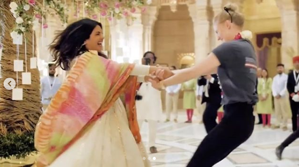 Priyanka Chopra teaches Sophie Turner a folk dance and we are in AWE (see pic)