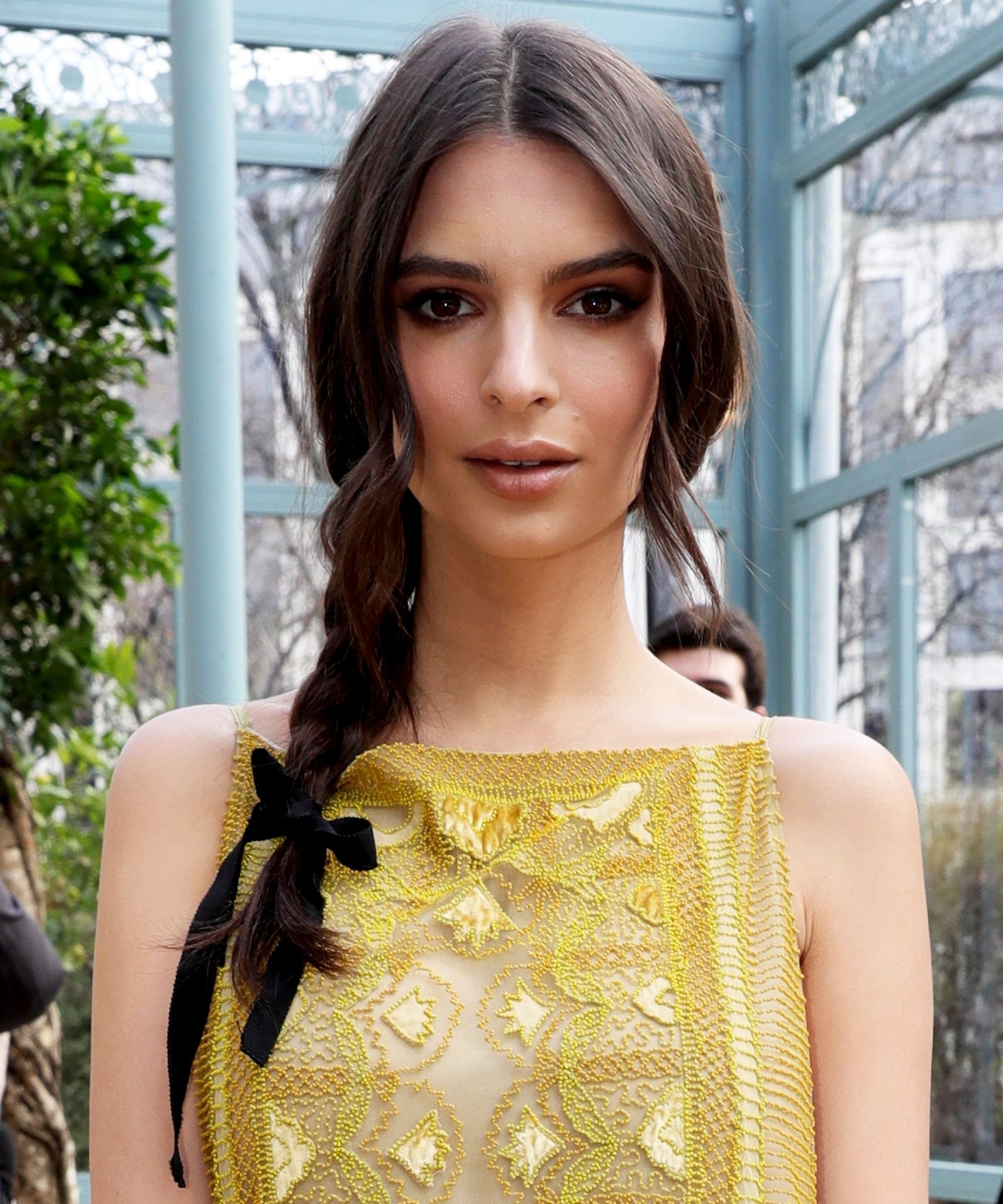 hair bows are back & hollywood can’t get enough of the trend