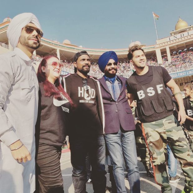 Varun Dhawan delivers a power packed performance at Attari Border on Republic Day 2019 (watch videos)