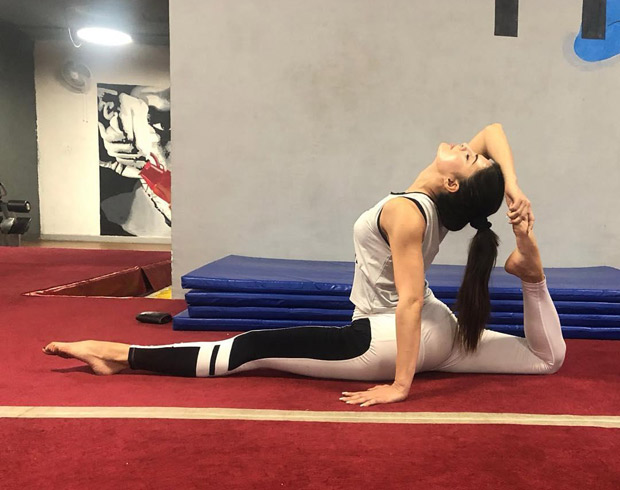 Jacqueline Fernandez takes up the split challenge and aces it like a pro