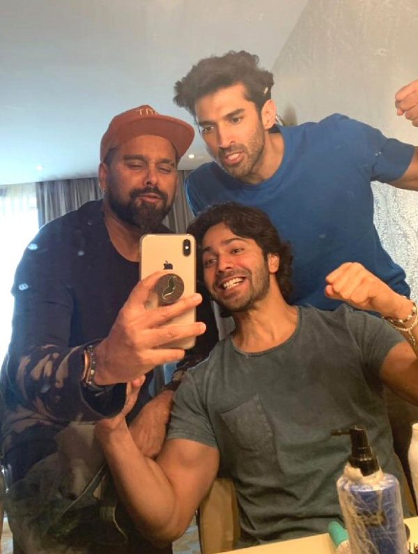 KALANK Varun Dhawan and Aditya Roy Kapur bond on the sets of the film and here’s the proof!-