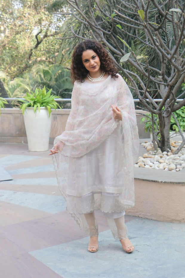 Kangana Ranaut in Eka for Manikarnika promotions (4)