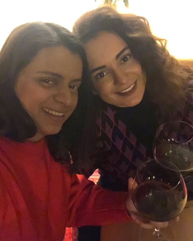 Kangana Ranaut spends New Years in the most homely manner and spends quality time with family!