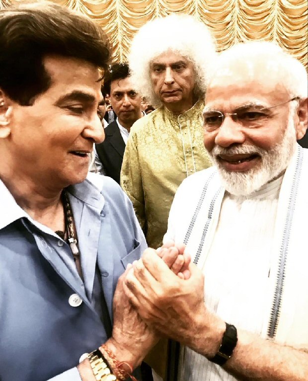 PM Narendra Modi speaks about his admiration for veteran actor Jeetendra's hardship!