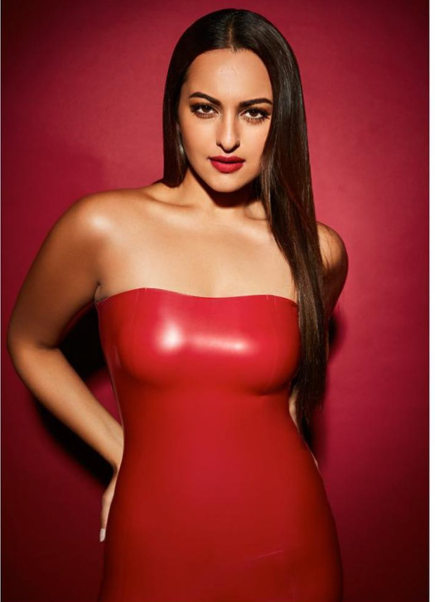 Sonakshi Sinha in Dead Lotus Couture for a photoshoot (2) (1)