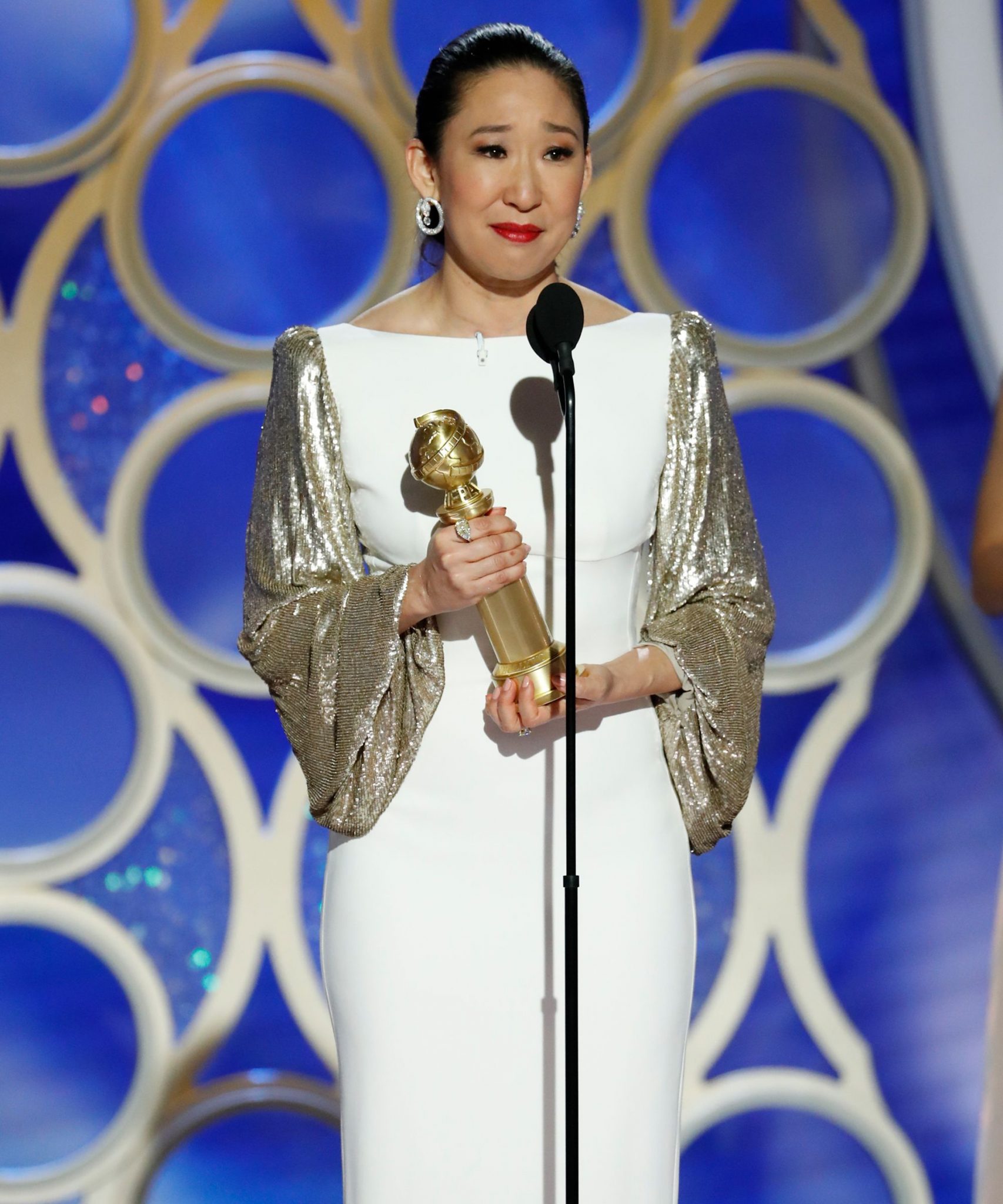 all of sandra oh’s golden globes looks in one place