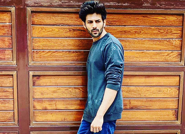 Kartik Aaryan shaking a leg to Dil Chori from Sonu Ke Titu Ki Sweety with his mom is all things love! (Watch video)