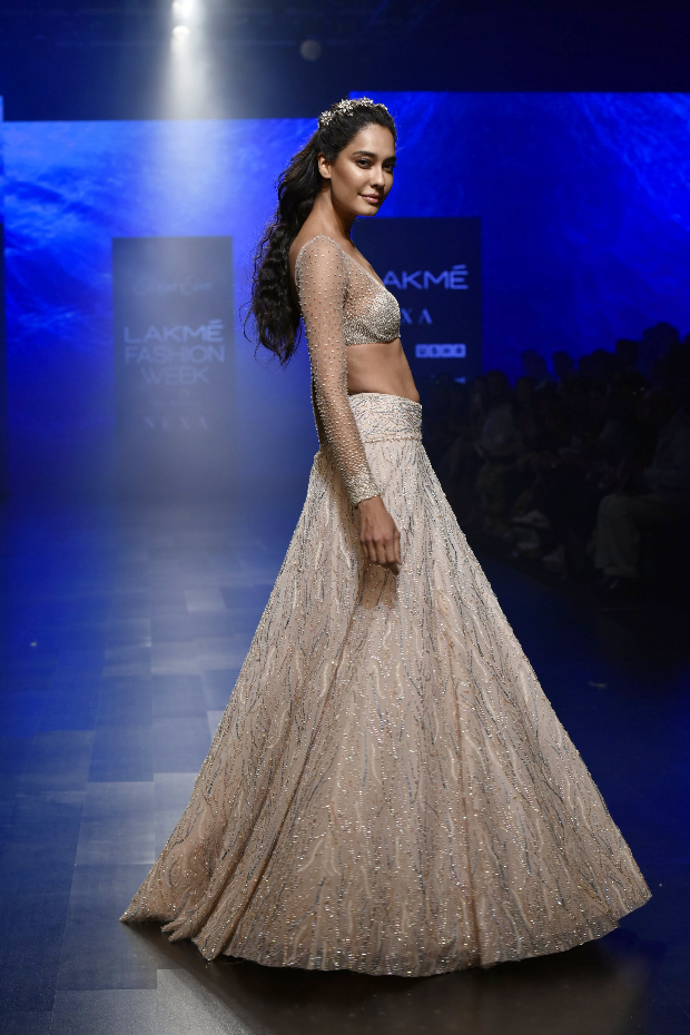 Lisa Haydon for Shriya Som at LFW 2019 Summer_Resort (2)