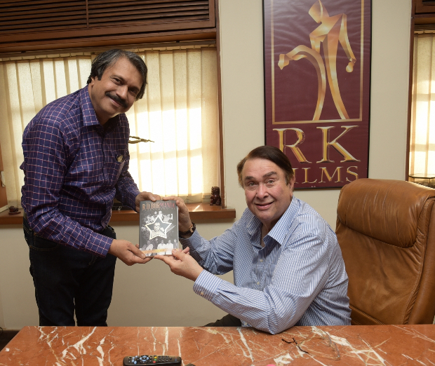 Randhir Kapoor bonds with author Chaitanya Padukone over his book R D Burmania