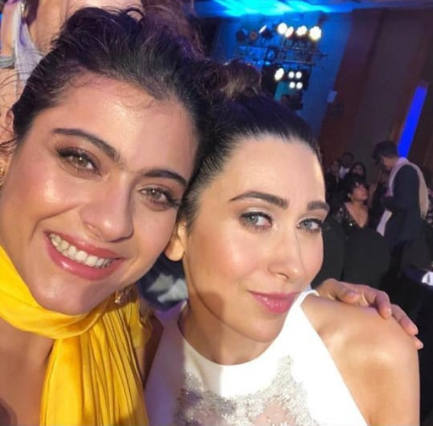 This selfie of Kajol and Karisma Kapoor will make your 90s heart nostalgic