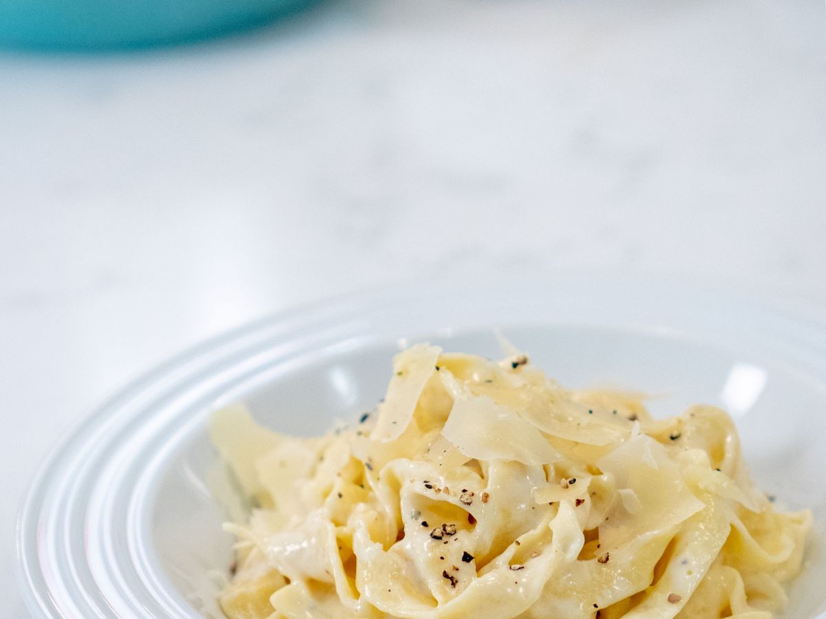 samin nosrat is so good at pasta, she can make it in the microwave