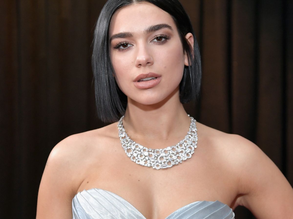 dua lipa’s metallic nails were the highlight of the grammys