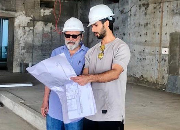 Shahid Kapoor shares an adorable picture with papa Pankaj Kapoor as they are candidly captured in his under-construction flat