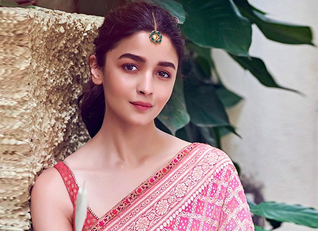 Alia Bhatt personifies grace in a dual shaded Tarun Tahiliani saree