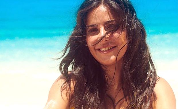 Katrina-Kaif-chilling-by-the-beach-in-Maldives-is-all-you-need-to-drive-the-Monday-blues-away katrina kaif chilling by the beach in maldives is all you need to drive the monday blues away