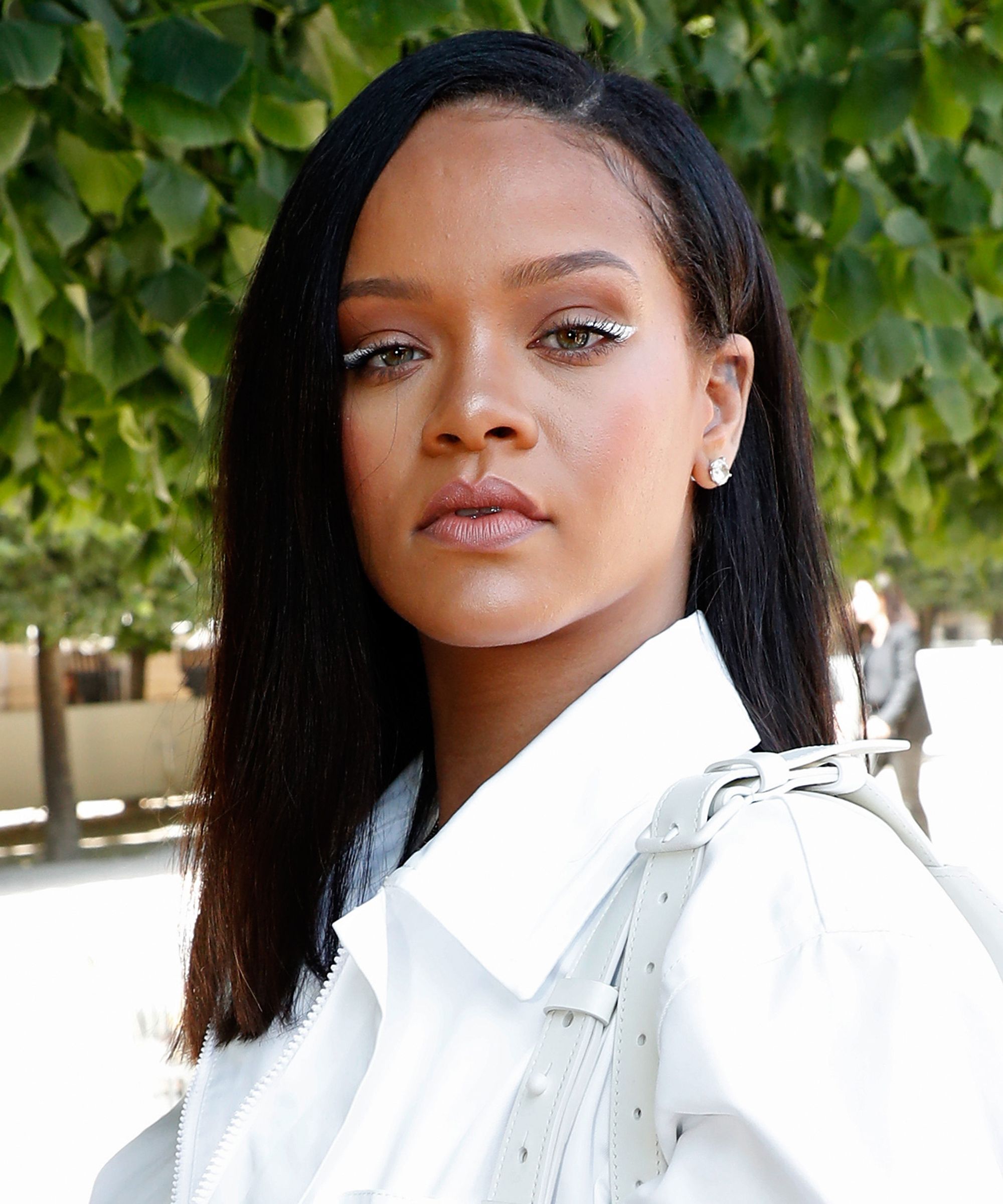 Celebrities without makeup,